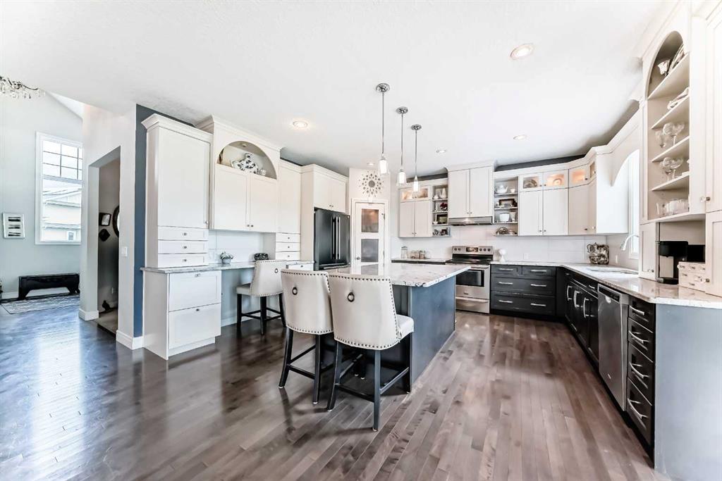 Picture for 136 STONEMERE Close 