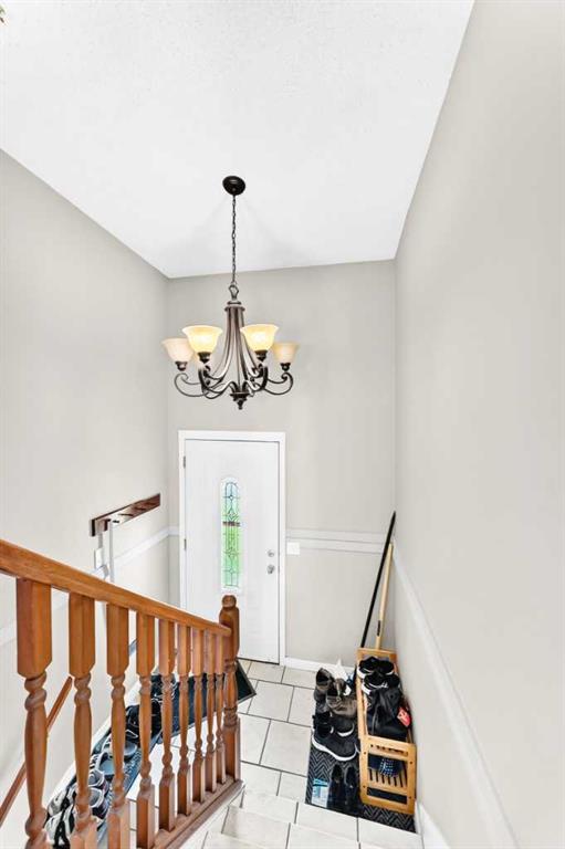Picture for 79 Castledale Way NE