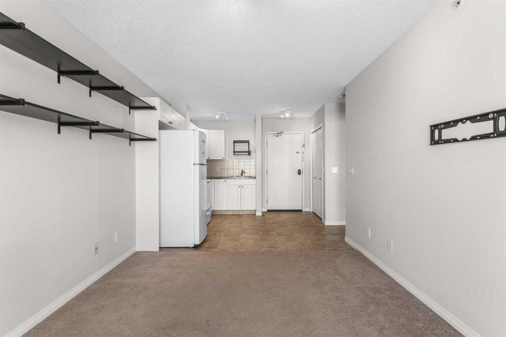 Picture for 308, 1010 Railway Street  Picture for 308, 1010 Railway Street