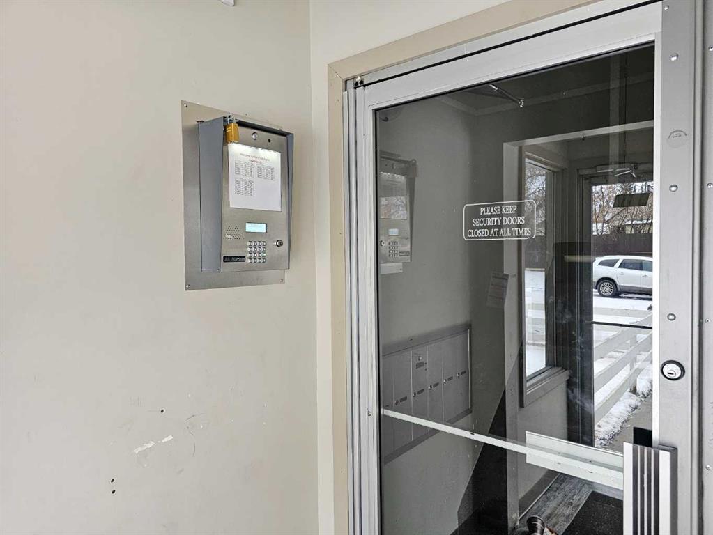 Picture for 105, 5812 61 Street 