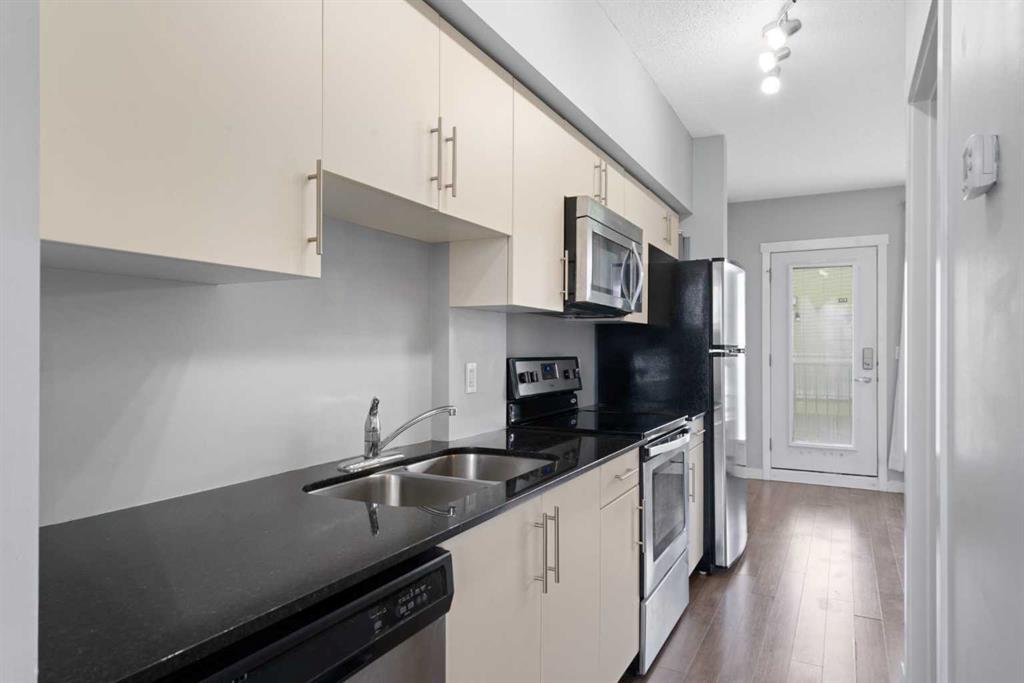 Picture for 402, 1740 9 Street NW