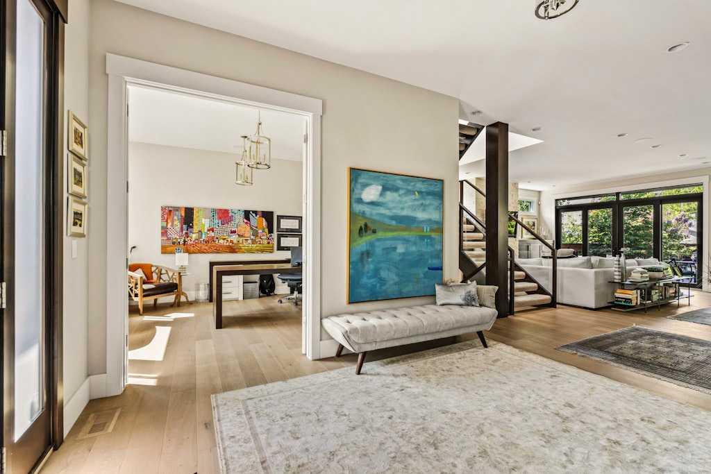 Picture for 4115 15 Street SW