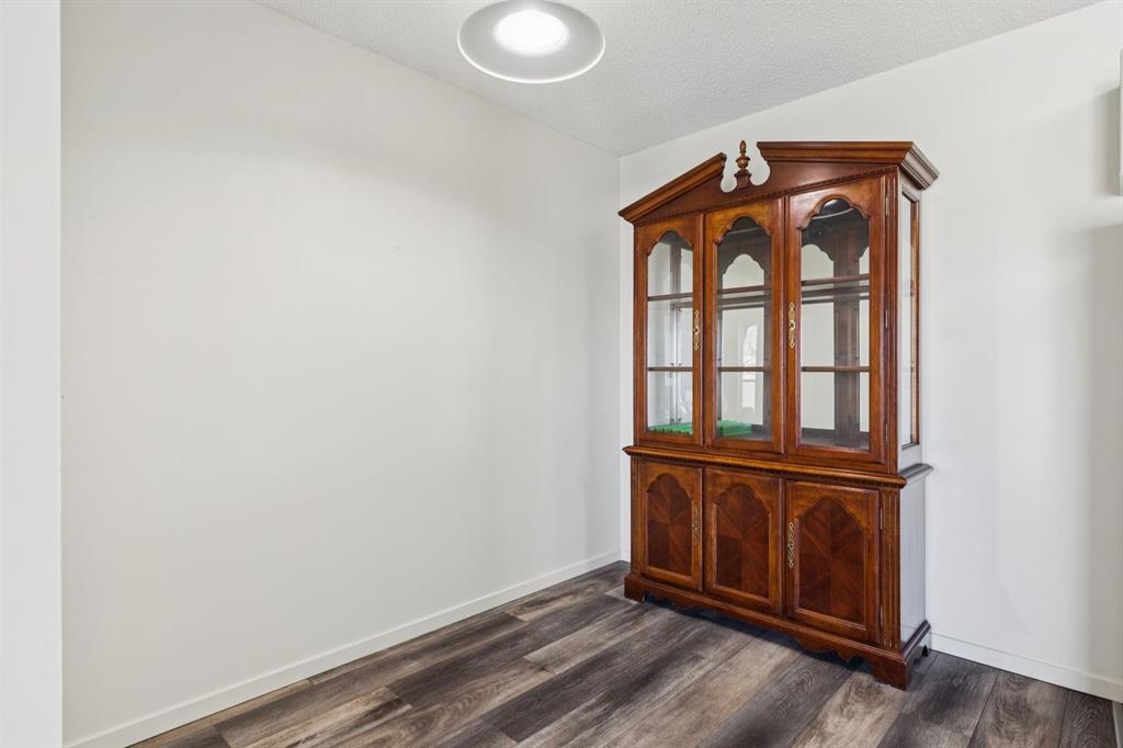 Picture for 34, 2034 Edenwold Heights NW