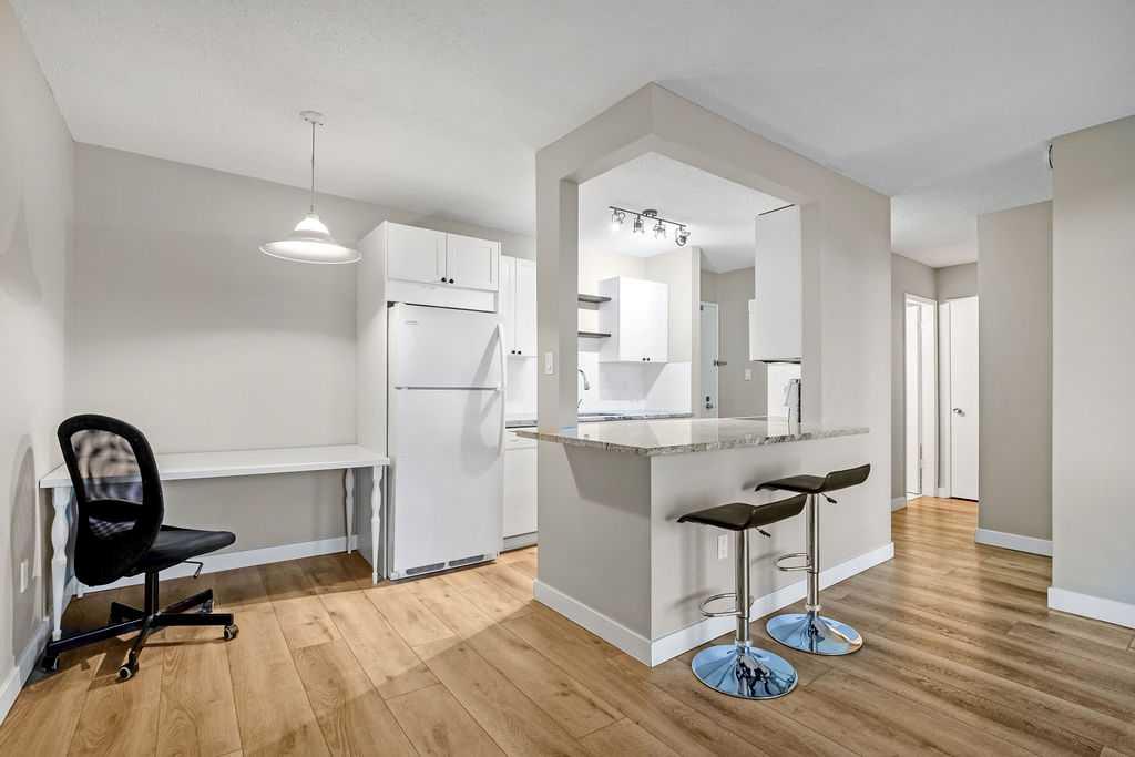 Picture for 434, 1421 7 Avenue NW