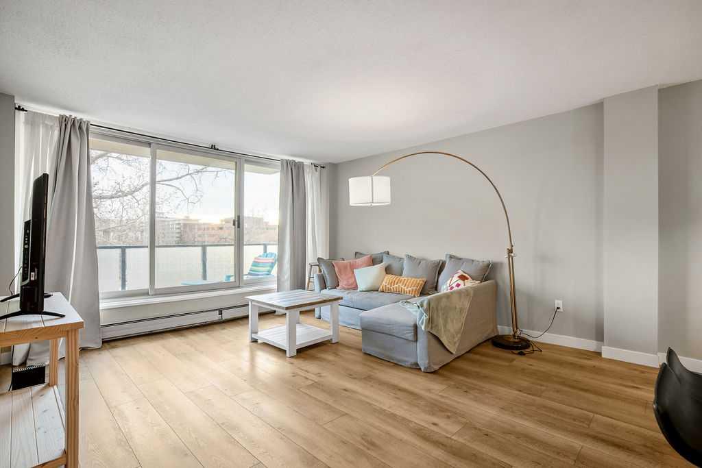 Picture for 434, 1421 7 Avenue NW