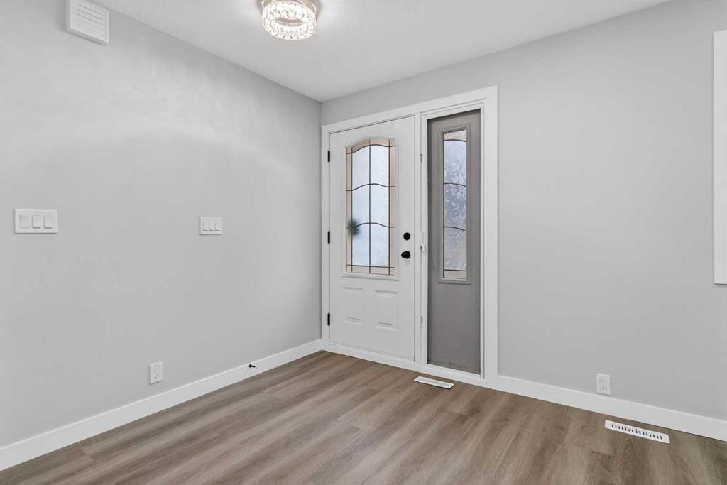 Picture for 127 Lynnview Way SE