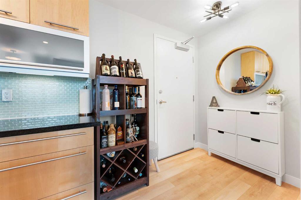 Picture for 504, 215 13 Avenue SW