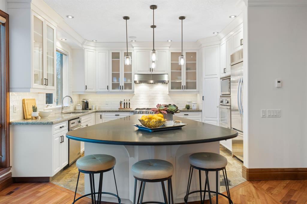 Picture for 48 Coulee Park SW