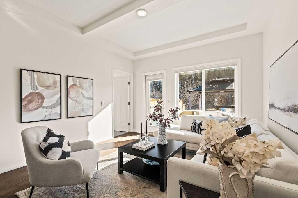 Picture for 44 Riviera Court 