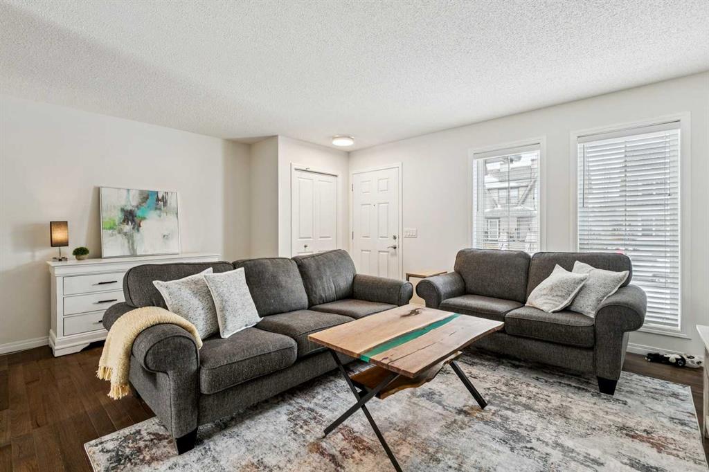 Picture for 31 Elgin Meadows Park SE