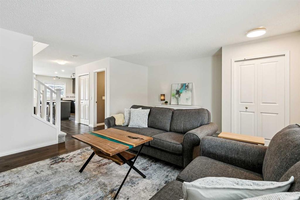 Picture for 31 Elgin Meadows Park SE