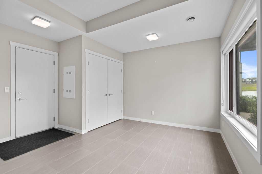 Picture for 603, 218 Sherwood Square NW