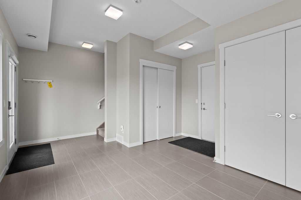 Picture for 603, 218 Sherwood Square NW