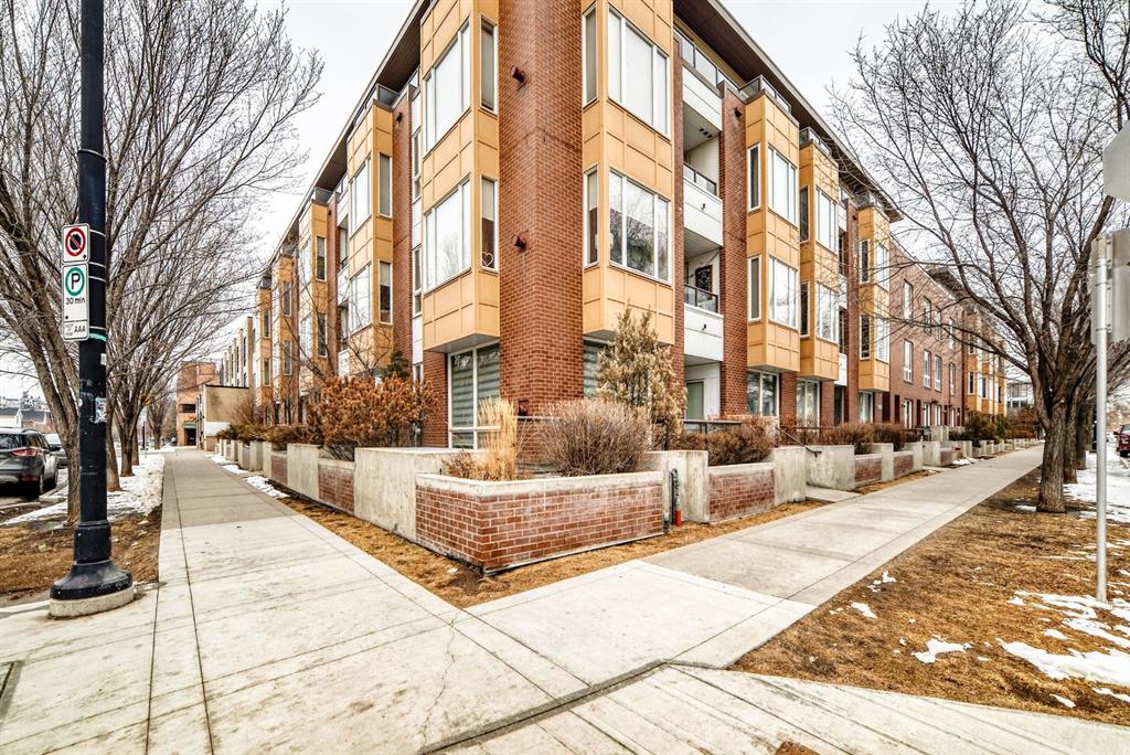 Picture for 404, 1000 Centre Avenue NE