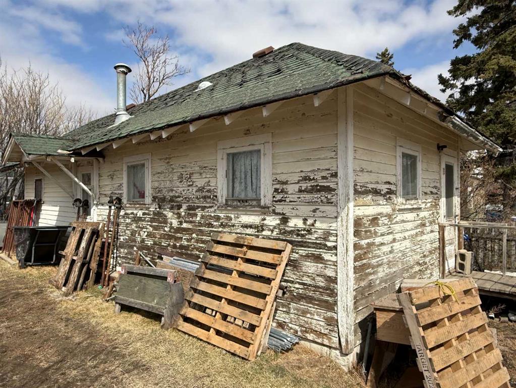 Picture for 121 2 Street N