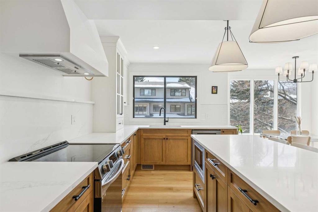 Picture for 5, 140 Point Drive NW