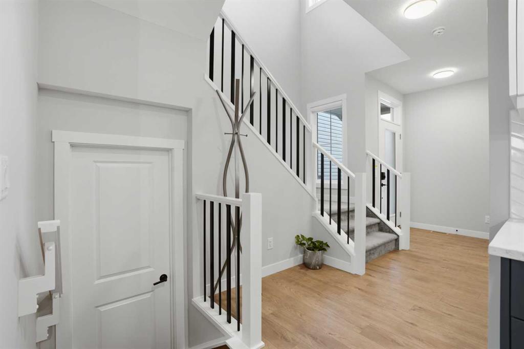Picture for 61 Calhoun Crescent NE