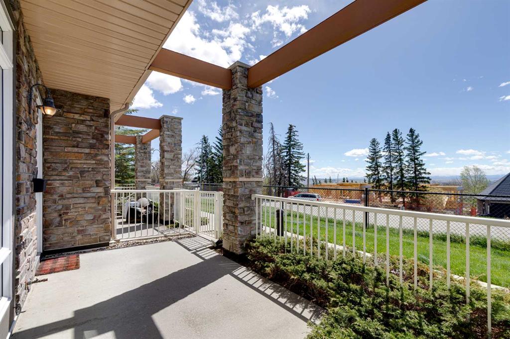 Picture for 7, 181 Rockyledge View NW