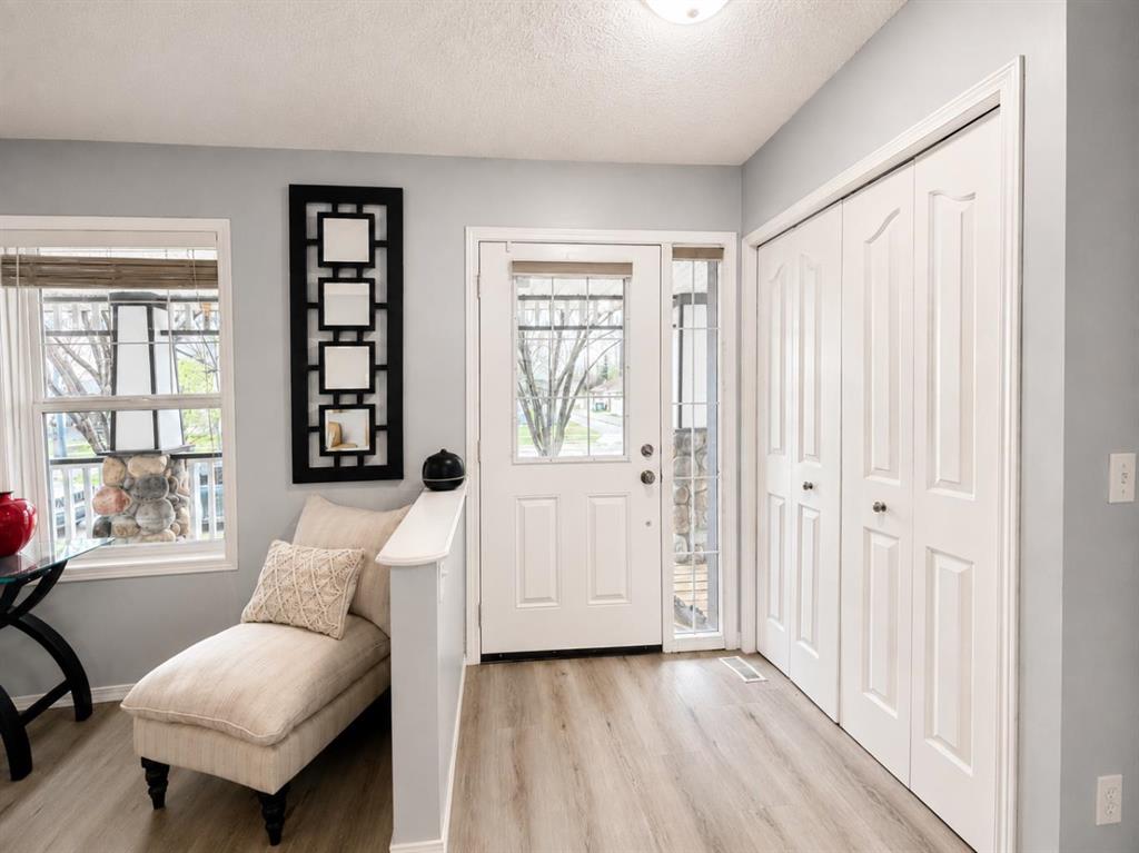 Picture for 42 Inverness View SE