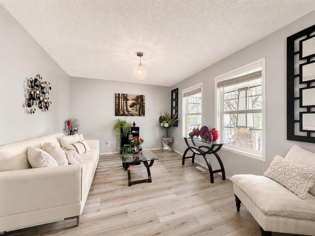 Picture for 42 Inverness View SE