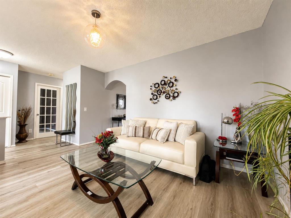 Picture for 42 Inverness View SE