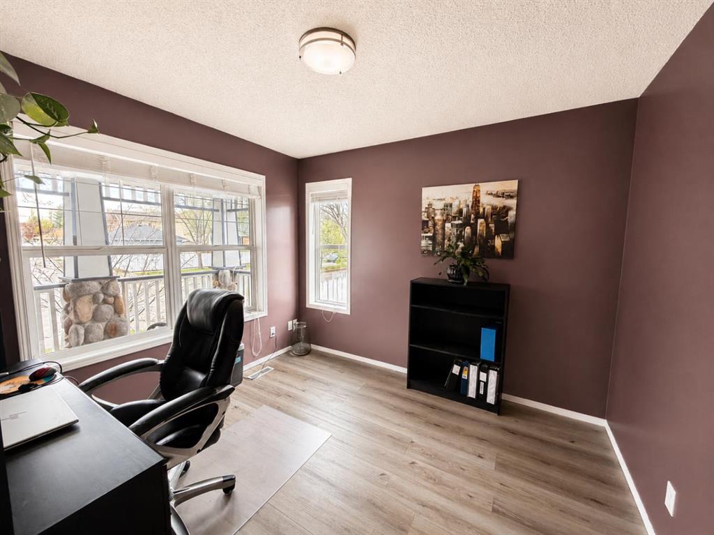 Picture for 42 Inverness View SE