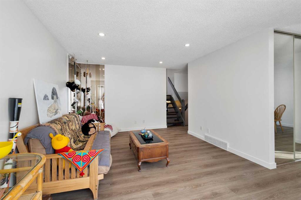 Picture for 95 Beddington Way NE