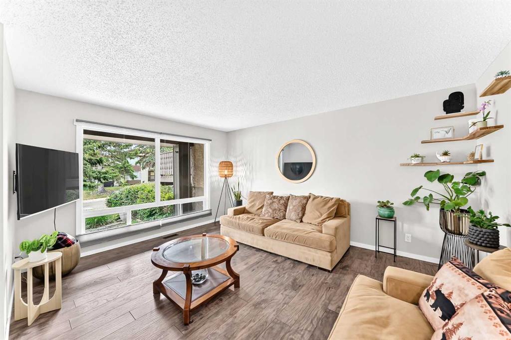 Picture for 77 Edgeford Way NW