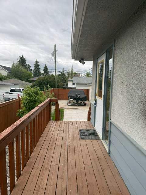 Picture for 1613 22 Avenue NW