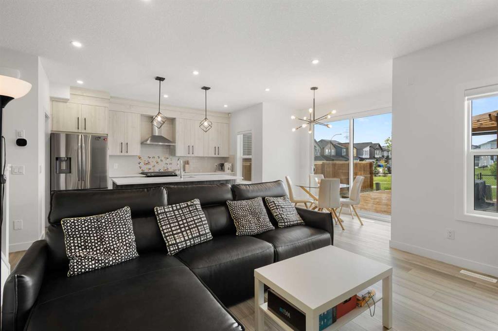 Picture for 293 Carringsby Way NW