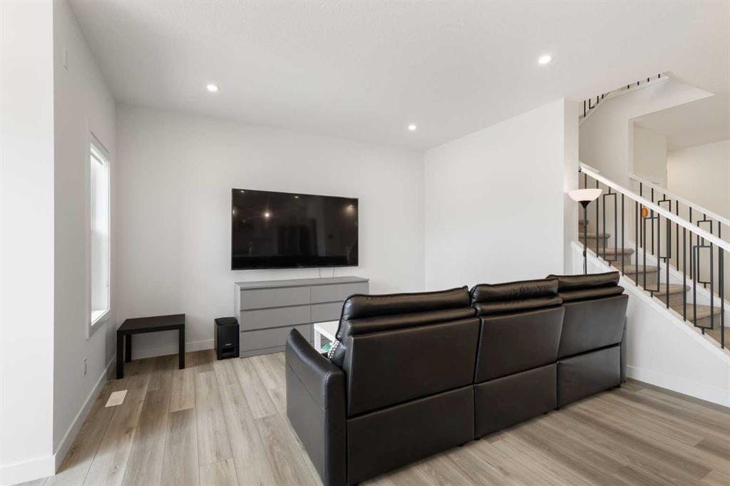 Picture for 293 Carringsby Way NW