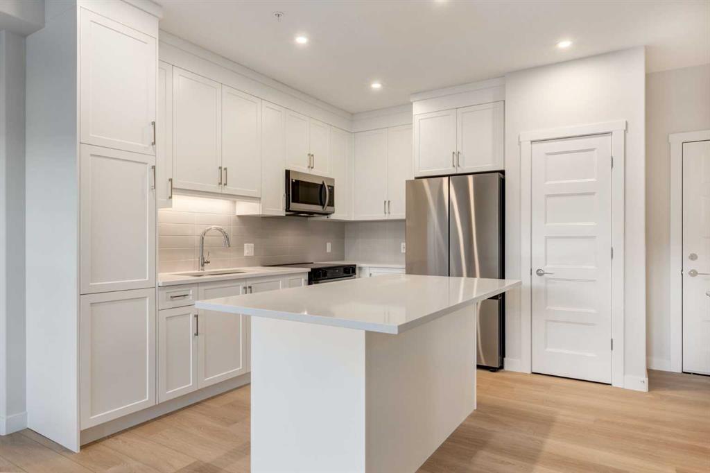 Picture for 1203, 81 Arbour Lake View NW