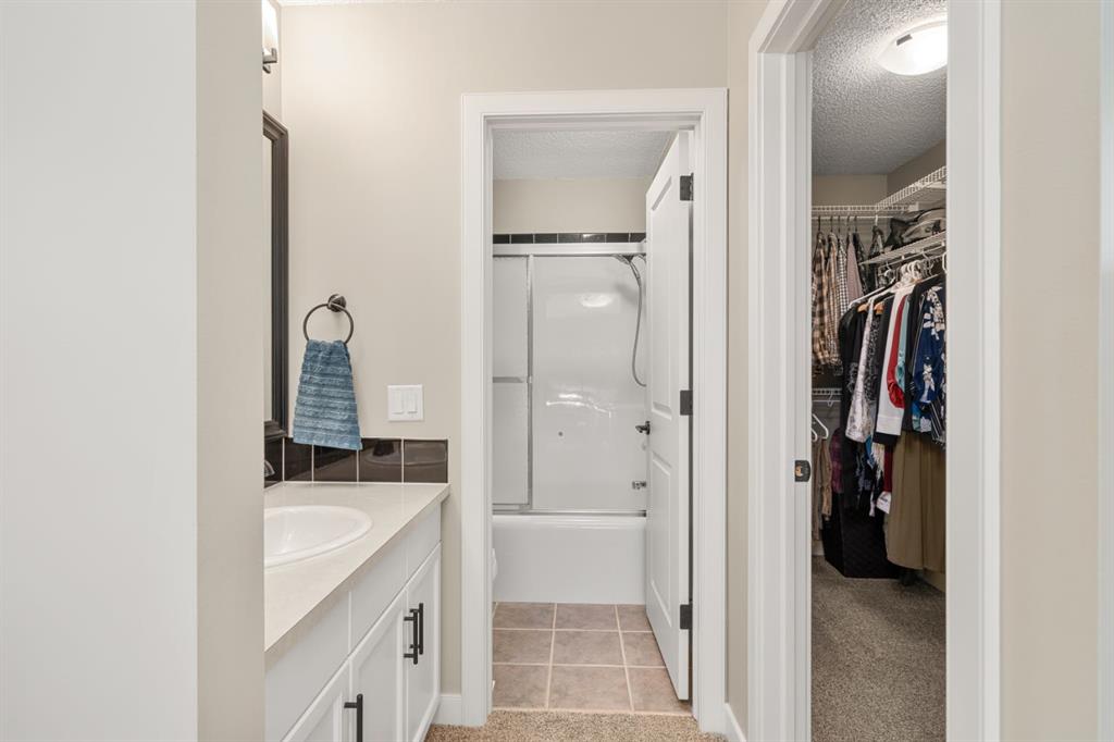 Picture for 158 River Rock Crescent SE https://www.cirrealty.ca/reb/creb/23/A2266423_15.jpg