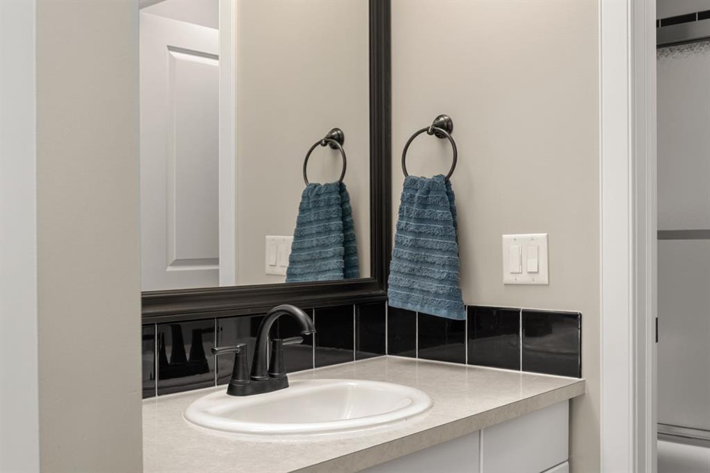 Picture for 158 River Rock Crescent SE https://www.cirrealty.ca/reb/creb/23/A2266423_16.jpg