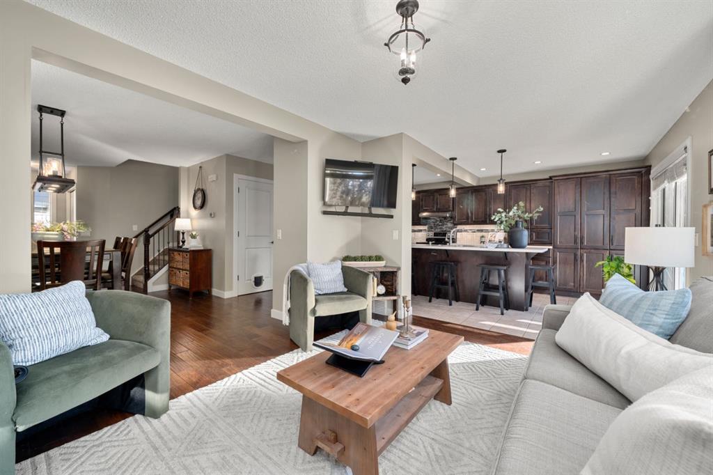 Picture for 158 River Rock Crescent SE https://www.cirrealty.ca/reb/creb/23/A2266423_8.jpg