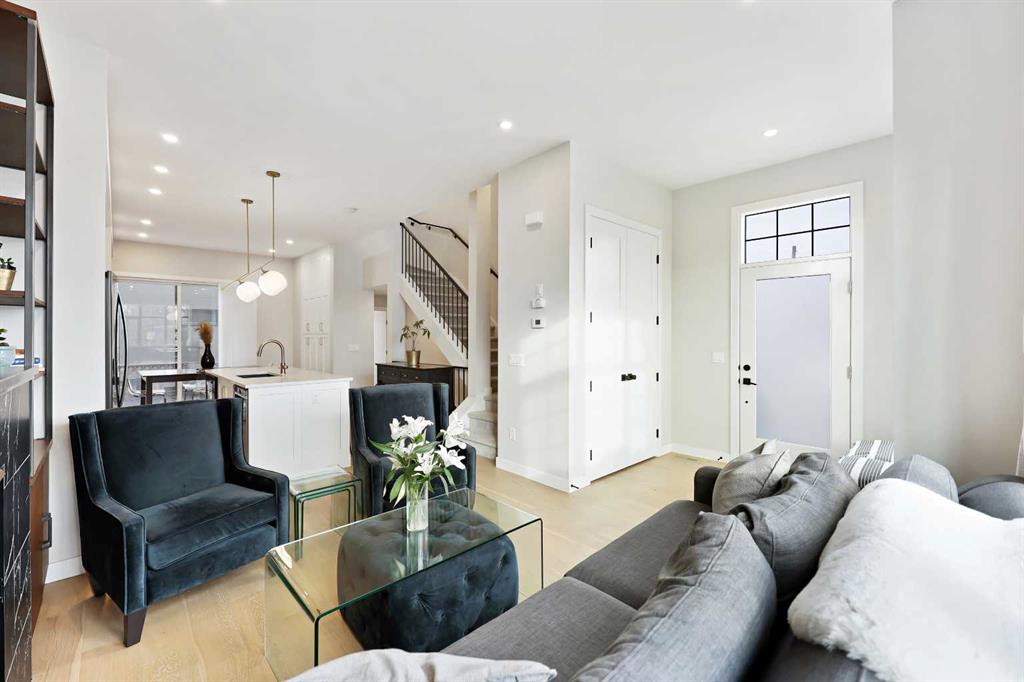 Picture for 4929 20 Street SW