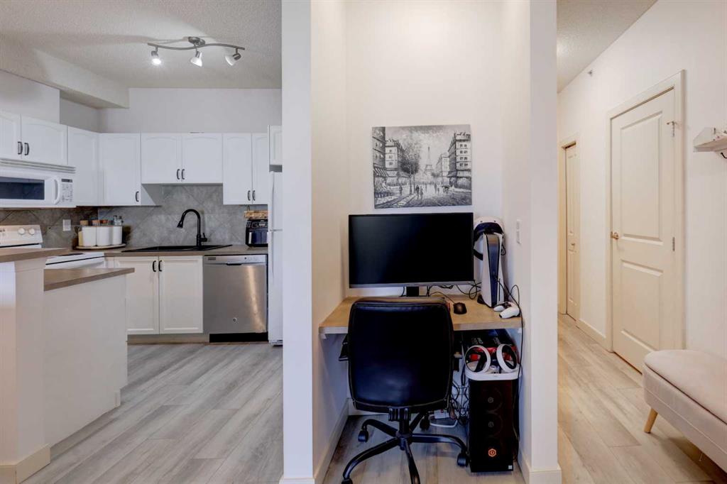 Picture for 402, 120 Country Village Circle NE