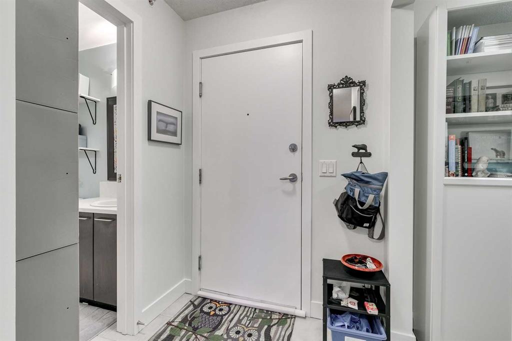 Picture for 438, 35 Richard Court SW