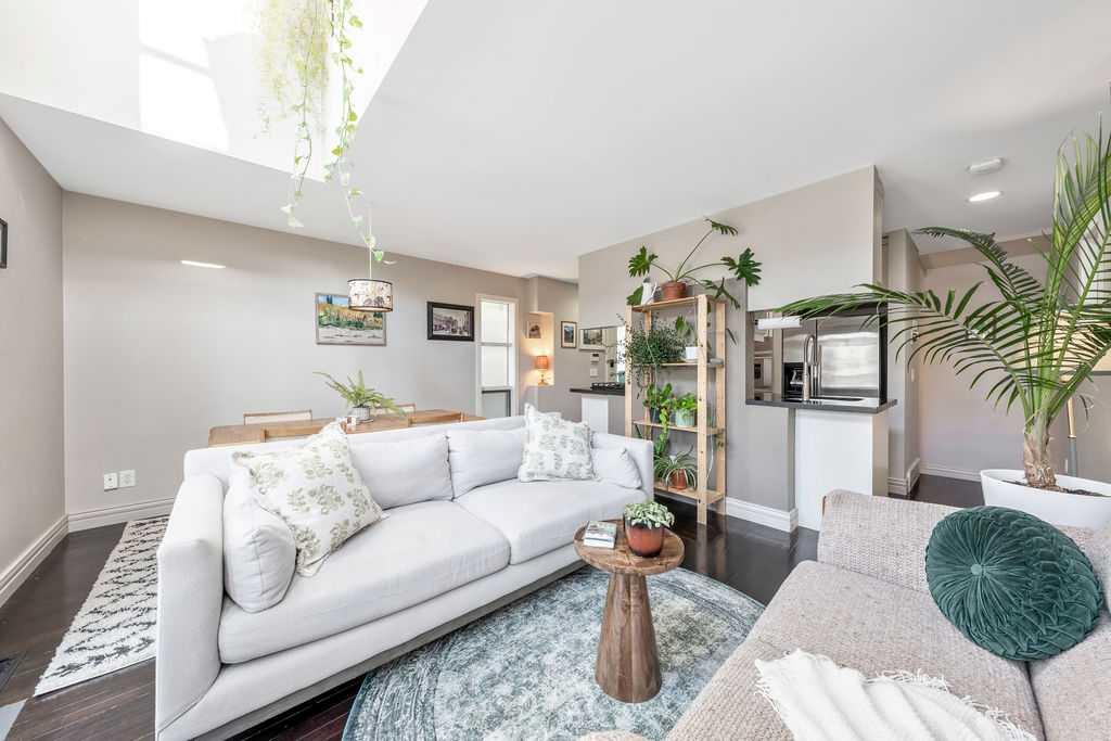 Picture for 2, 52 6 Street NE