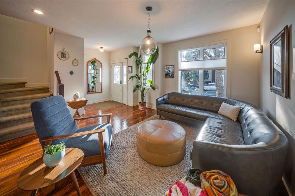 Picture for 820 19 Avenue NW