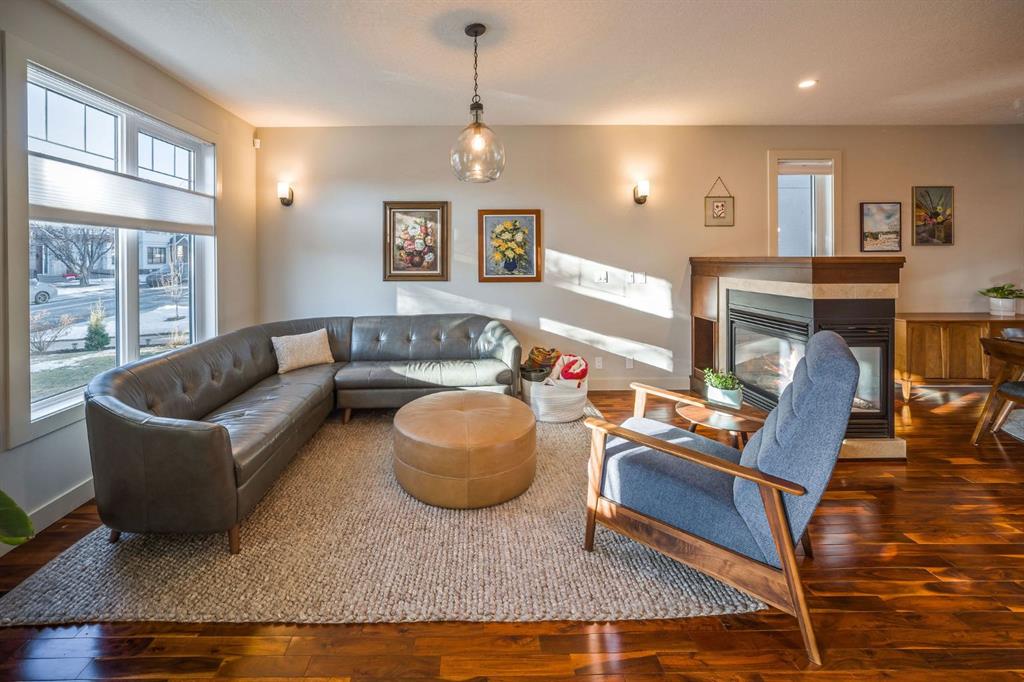 Picture for 820 19 Avenue NW