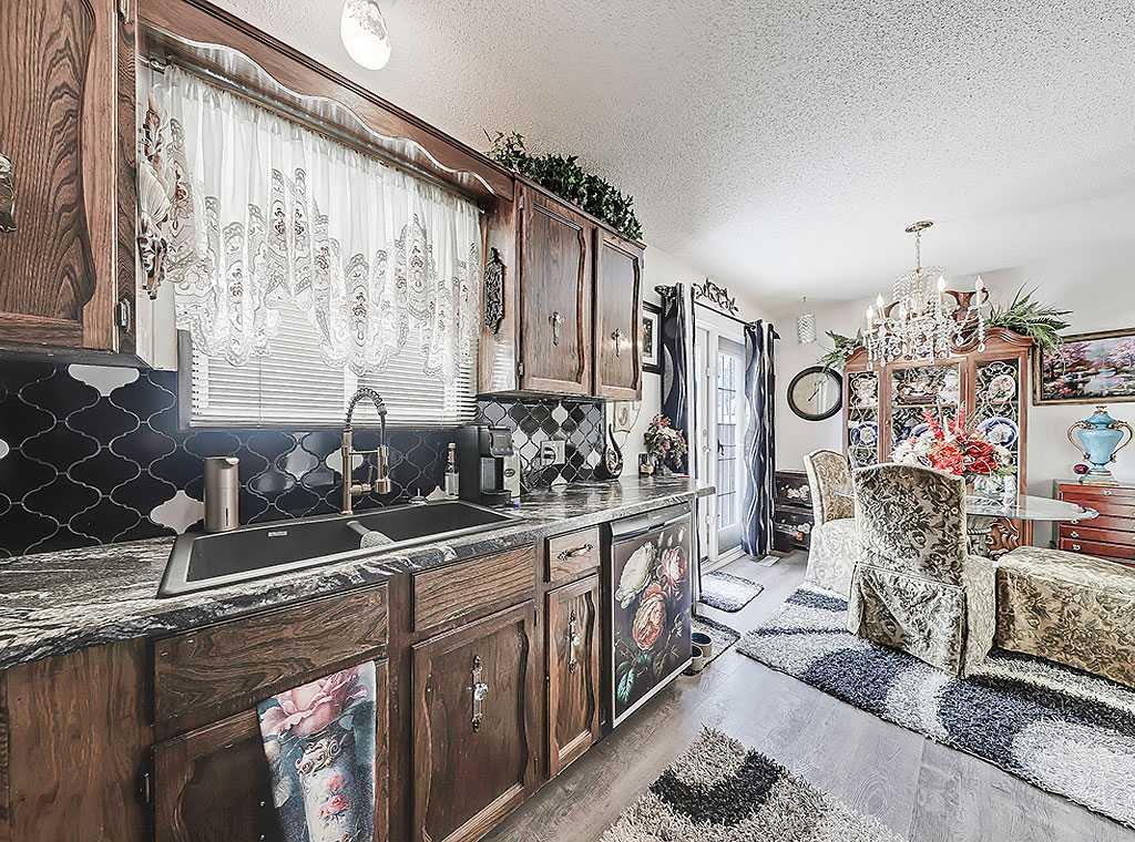 Picture for 32 Sheppard Road SW