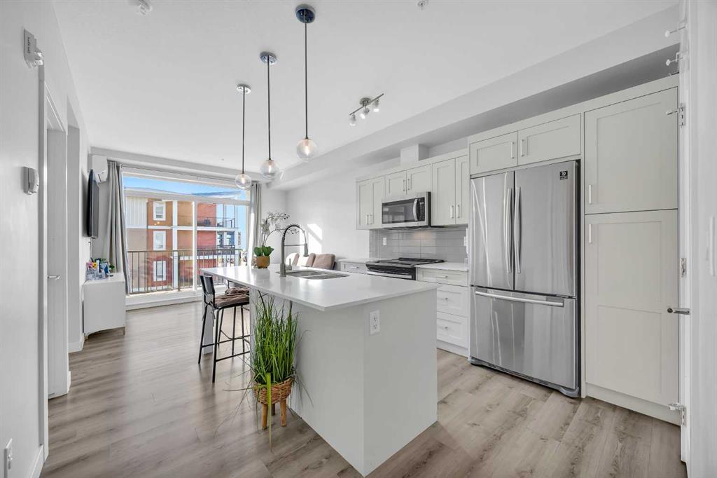 Picture for 305, 35 Walgrove  SE