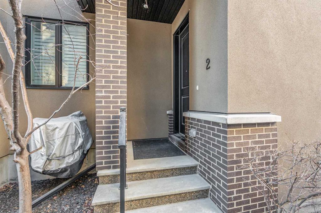 Picture for 2, 312 12 Avenue NE