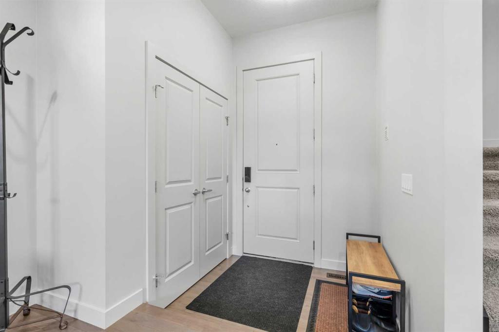 Picture for 2, 312 12 Avenue NE