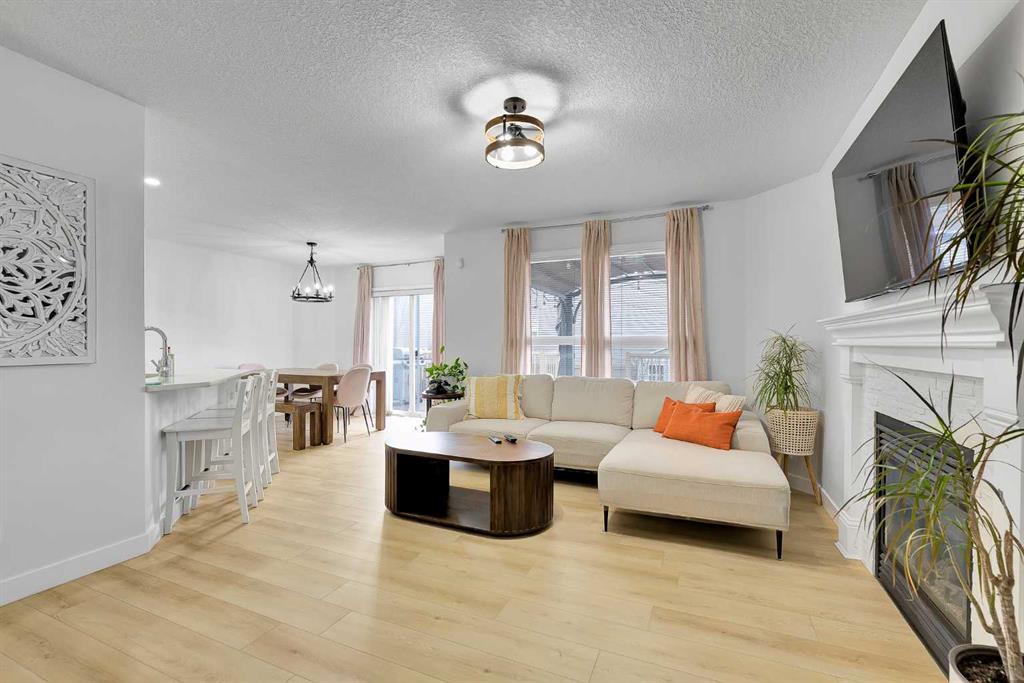 Picture for 60 Saddlecrest Green NE