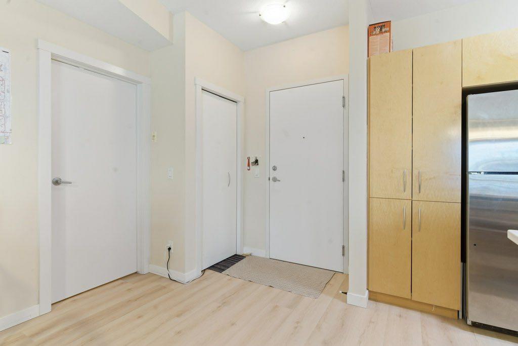 Picture for 210, 69 Springborough Court SW