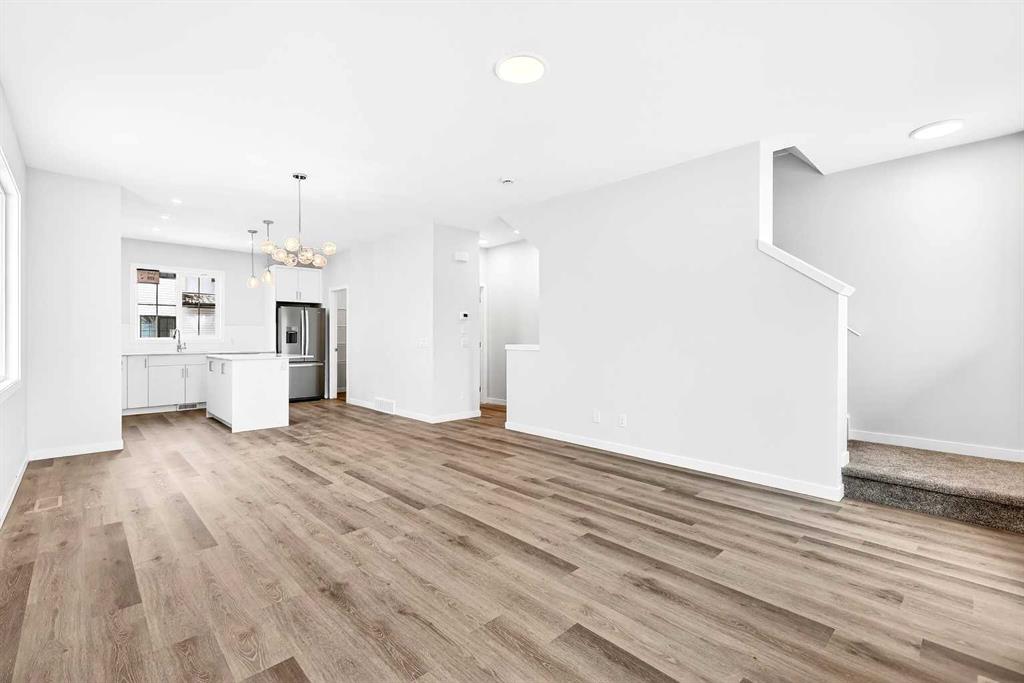 Picture for 101, 40 Creekside Way SW