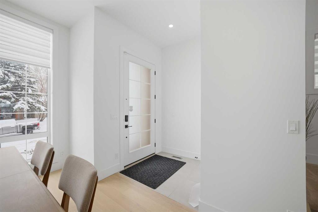 Picture for 1712 18 Avenue NW