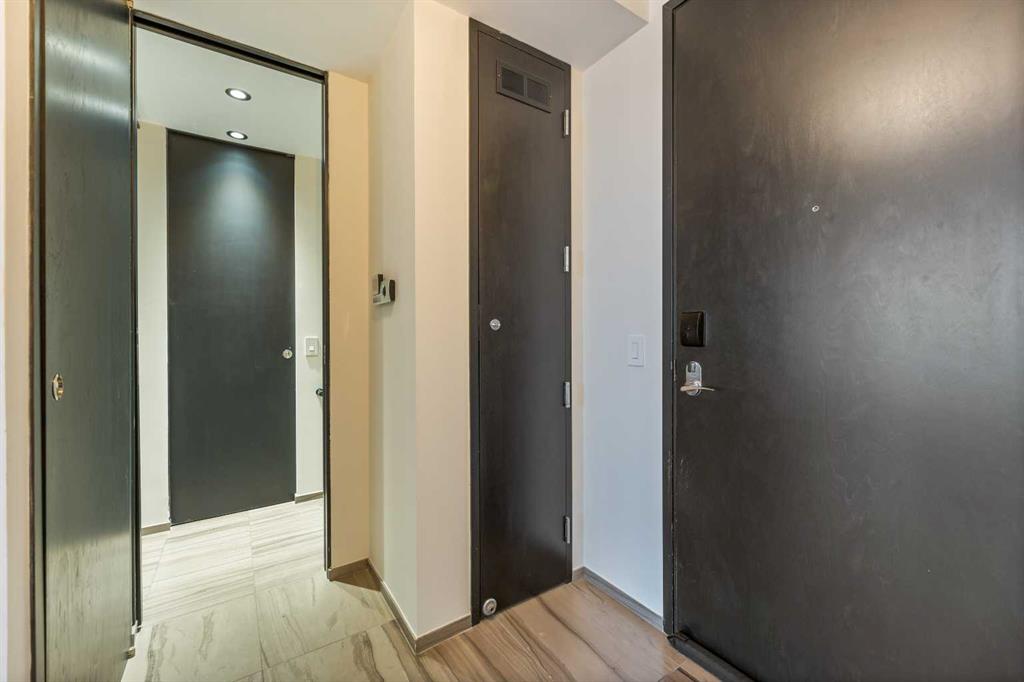 Picture for 1706, 108 9 Avenue SW